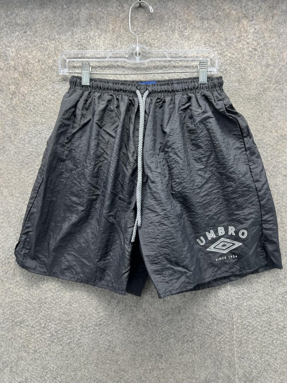 Umbro Swim Trunks Mens Large Black Solid Mesh Lined Drawstring Shorts Quick Dry
